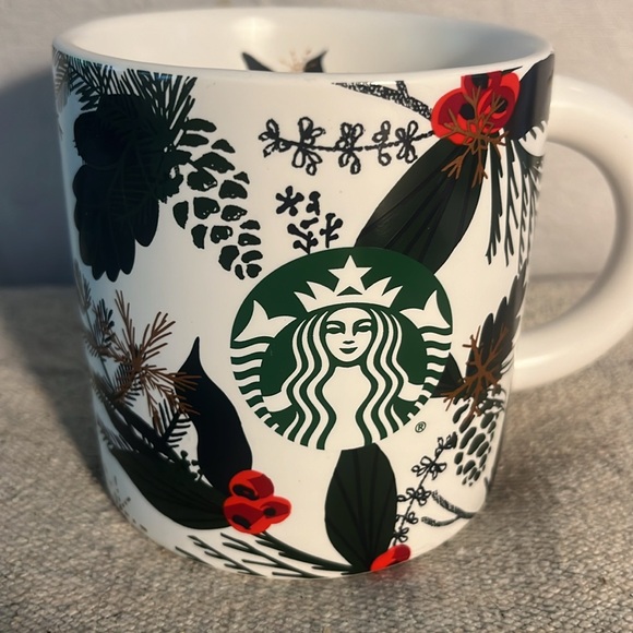 Starbucks Pinecone and Holly Mug,Stunning and Collectible From 2021. 12 ounces - Picture 7 of 9